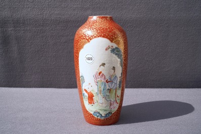 Un vase en porcelaine de Chine famille rose coquille d'oeuf, Yongzheng